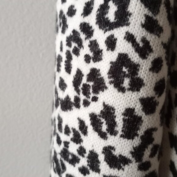 'JOSEPHINE CHAUS' XXL Animal design Vee neck Sweater EUC - Picture 8 of 11